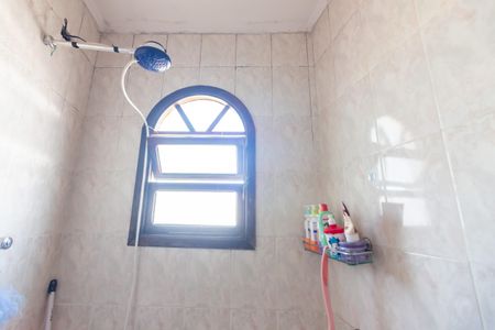 Casa à venda com 300m², 3 quartos e 7 vagasBanheiro da Suíte 2