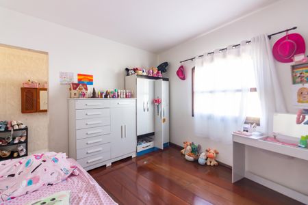 Casa à venda com 300m², 3 quartos e 7 vagasSuíte 2