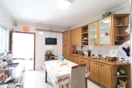 Casa para alugar com 210m², 3 quartos e 2 vagas