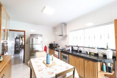 Casa para alugar com 210m², 3 quartos e 2 vagas