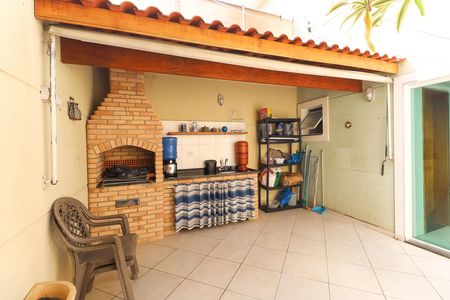Casa para alugar com 210m², 3 quartos e 2 vagas
