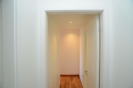 Corredor de apartamento para alugar com 2 quartos, 90m² em Barra da Tijuca, Rio de Janeiro