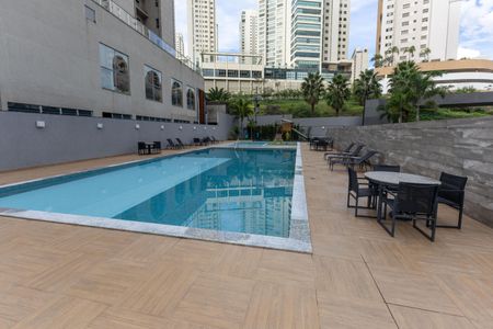 Apartamento à venda com 84m², 2 quartos e 2 vagasÁrea comum - Piscina