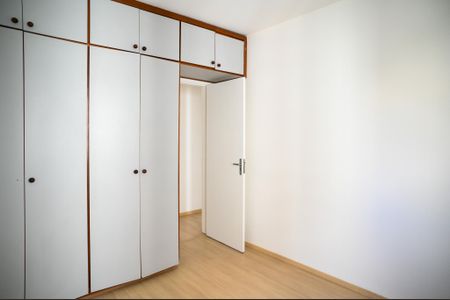 Quarto 1 de apartamento para alugar com 2 quartos, 62m² em Vila Moraes, São Paulo