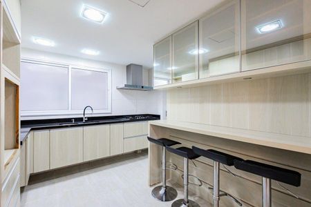 Cozinha de apartamento para alugar com 3 quartos, 148m² em Jardim Europa, Porto Alegre