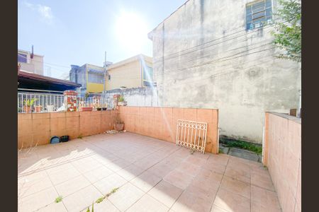 Casa para alugar com 78m², 2 quartos e sem vagaQuintal