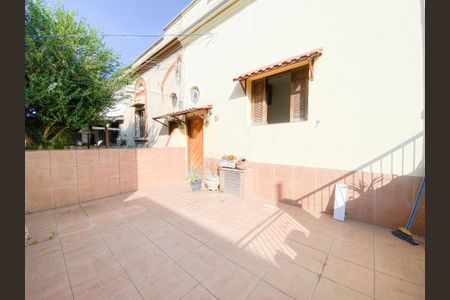 Casa para alugar com 78m², 2 quartos e sem vagaQuintal