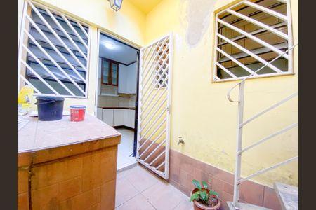 Casa para alugar com 78m², 2 quartos e sem vagaEscadas