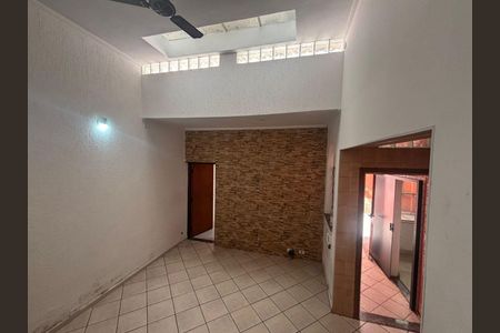 Casa à venda com 2 quartos, 130m² em Vila Bertioga, São Paulo