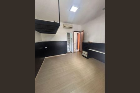 Casa à venda com 2 quartos, 130m² em Vila Bertioga, São Paulo