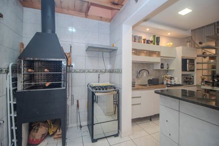 Casa de condomínio para alugar com 100m², 3 quartos e 1 vagaÁrea de Serviço/Churrasqueira