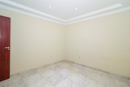 Quarto 1 de casa para alugar com 2 quartos, 119m² em Bangu, Rio de Janeiro