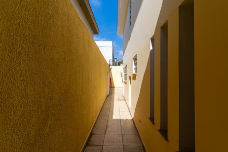 Casa à venda com 180m², 3 quartos e 3 vagasCorredor Externo