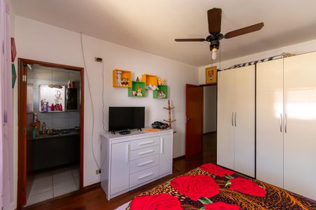 Casa à venda com 180m², 3 quartos e 3 vagasSuíte