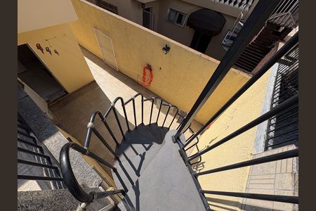 Casa à venda com 180m², 3 quartos e 3 vagasEscada