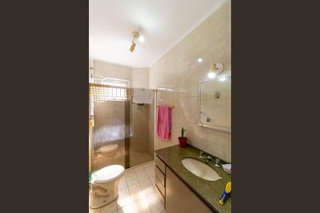 Casa à venda com 180m², 3 quartos e 3 vagasBanheiro 2