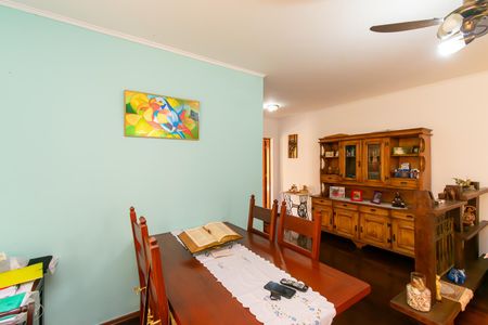 Casa à venda com 180m², 3 quartos e 3 vagasSala
