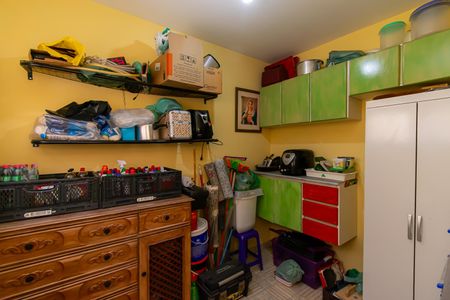 Casa à venda com 180m², 3 quartos e 3 vagasQuarto de serviço