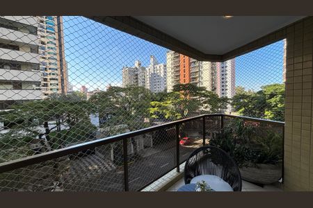 Apartamento para alugar com 98m², 3 quartos e 2 vagas Apartamento para alugar com 98m², 3 quartos e 2 vagasSala - Sala de Jantar Varanda