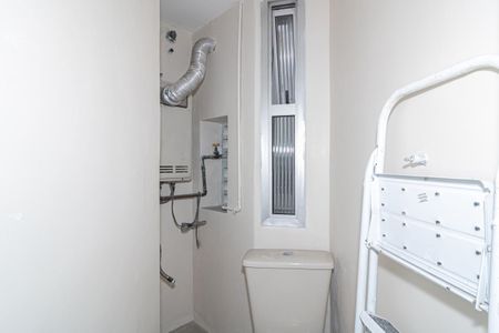 Apartamento à venda com 77m², 3 quartos e 1 vaga Apartamento à venda com 77m², 3 quartos e 1 vagaBanheiro de Serviço