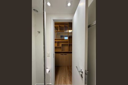 Studio para alugar com 24m², 1 quarto e sem vaga Studio para alugar com 24m², 1 quarto e sem vagaBanheiro social