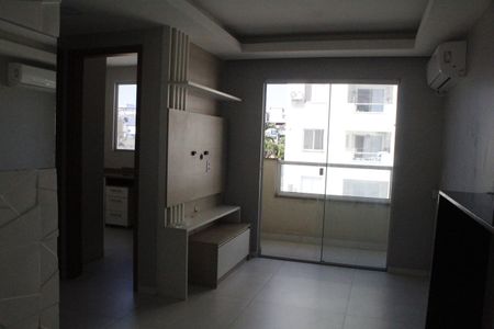 Sala de apartamento para alugar com 2 quartos, 48m² em Taquara, Rio de Janeiro