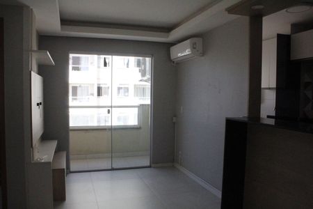 Sala de apartamento para alugar com 2 quartos, 48m² em Taquara, Rio de Janeiro