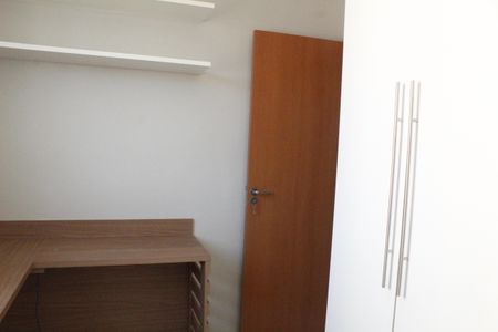 Quarto 1 de apartamento para alugar com 2 quartos, 48m² em Taquara, Rio de Janeiro