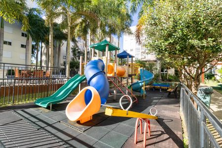 Apartamento à venda com 58m², 2 quartos e 1 vaga Apartamento à venda com 58m², 2 quartos e 1 vagaÁrea comum - Playground