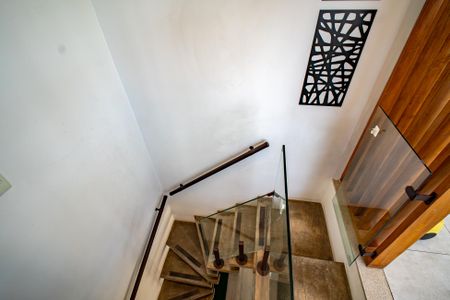 Apartamento à venda com 130m², 3 quartos e 2 vagasEscada acesso cobertura