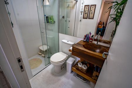 Apartamento à venda com 130m², 3 quartos e 2 vagasBanheiro 