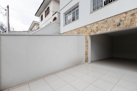 Casa à venda com 140m², 4 quartos e 4 vagas Casa à venda com 140m², 4 quartos e 4 vagasGaragem