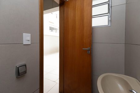 Casa à venda com 140m², 4 quartos e 4 vagas Casa à venda com 140m², 4 quartos e 4 vagasBanheiro Área de Serviço