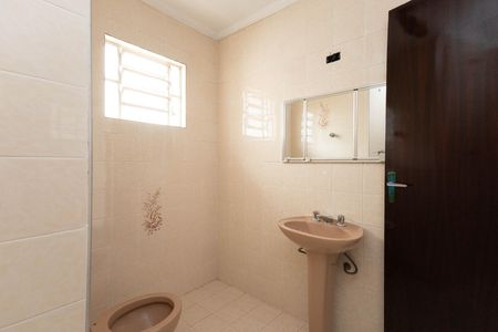 Casa à venda com 140m², 4 quartos e 4 vagas Casa à venda com 140m², 4 quartos e 4 vagasBanheiro da Suíte