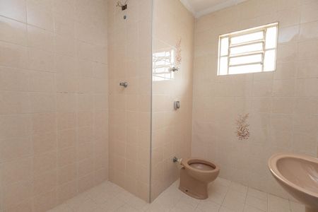 Casa à venda com 140m², 4 quartos e 4 vagas Casa à venda com 140m², 4 quartos e 4 vagasBanheiro da Suíte