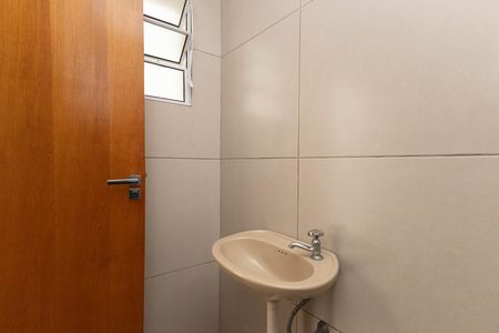 Casa à venda com 140m², 4 quartos e 4 vagas Casa à venda com 140m², 4 quartos e 4 vagasBanheiro Área de Serviço