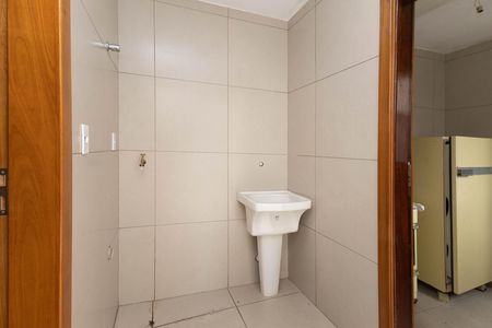 Casa à venda com 140m², 4 quartos e 4 vagas Casa à venda com 140m², 4 quartos e 4 vagasQuintal e Área de Serviço