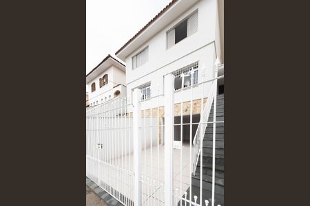 Casa à venda com 140m², 4 quartos e 4 vagas Casa à venda com 140m², 4 quartos e 4 vagasFachada