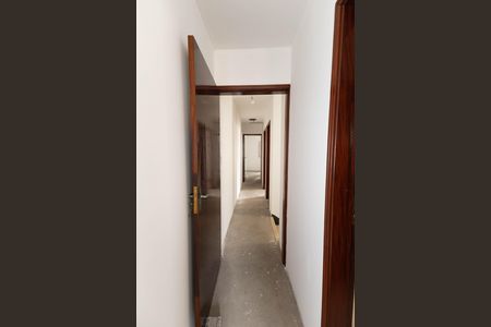 Casa à venda com 140m², 4 quartos e 4 vagas Casa à venda com 140m², 4 quartos e 4 vagasCorredor