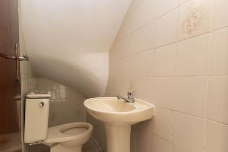 Casa à venda com 140m², 4 quartos e 4 vagas Casa à venda com 140m², 4 quartos e 4 vagasLavabo