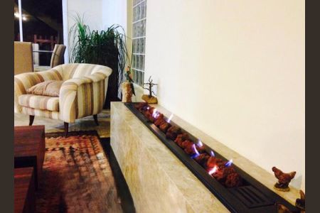 Sala de casa para alugar com 4 quartos, 230m² em Suru, Barueri