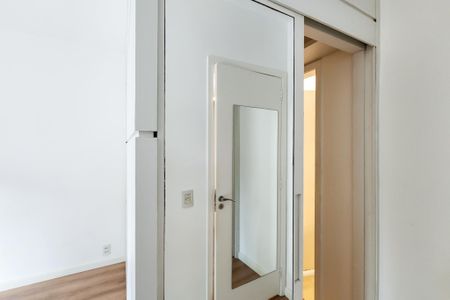 Apartamento à venda com 89m², 2 quartos e 1 vaga Apartamento à venda com 89m², 2 quartos e 1 vagaCloset