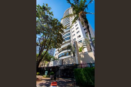 Apartamento à venda com 114m², 3 quartos e 3 vagasFachada