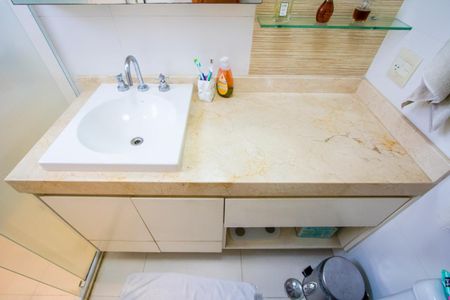 Apartamento à venda com 114m², 3 quartos e 3 vagasBanheiro do quarto 1