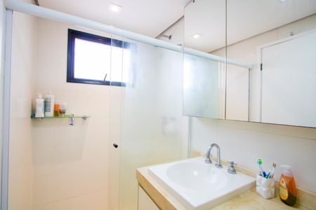 Apartamento à venda com 114m², 3 quartos e 3 vagasBanheiro do quarto 1