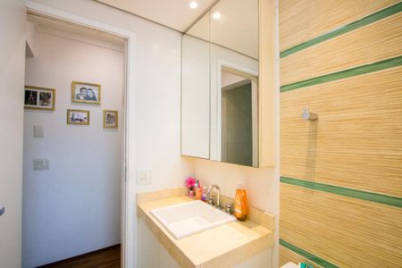 Apartamento à venda com 114m², 3 quartos e 3 vagasBanheiro social