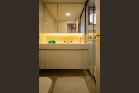 Apartamento para alugar com 145m², 3 quartos e 2 vagas Apartamento para alugar com 145m², 3 quartos e 2 vagasBanheiro Suíte 3