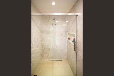 Apartamento para alugar com 145m², 3 quartos e 2 vagas Apartamento para alugar com 145m², 3 quartos e 2 vagasBanheiro Suíte 2