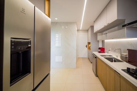 Apartamento para alugar com 145m², 3 quartos e 2 vagas Apartamento para alugar com 145m², 3 quartos e 2 vagasCozinha