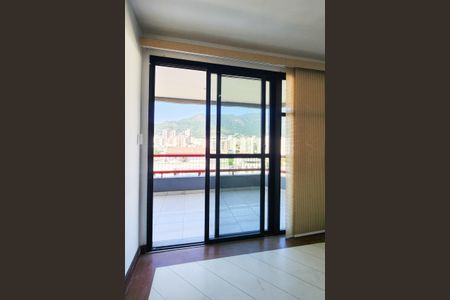 Apartamento para alugar com 85m², 2 quartos e 2 vagasVaranda 